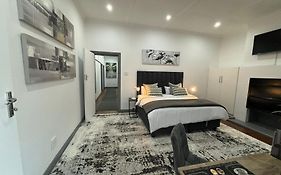 30 On 6Th By 306 Accommodation